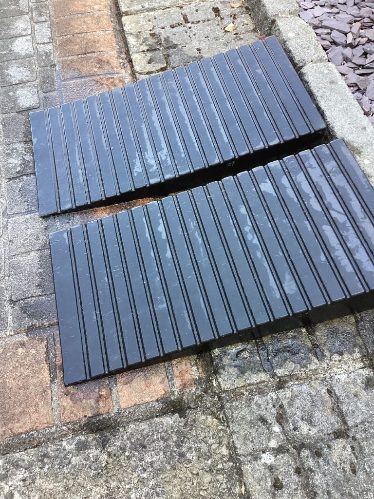 Heavy duty rubber ramps 