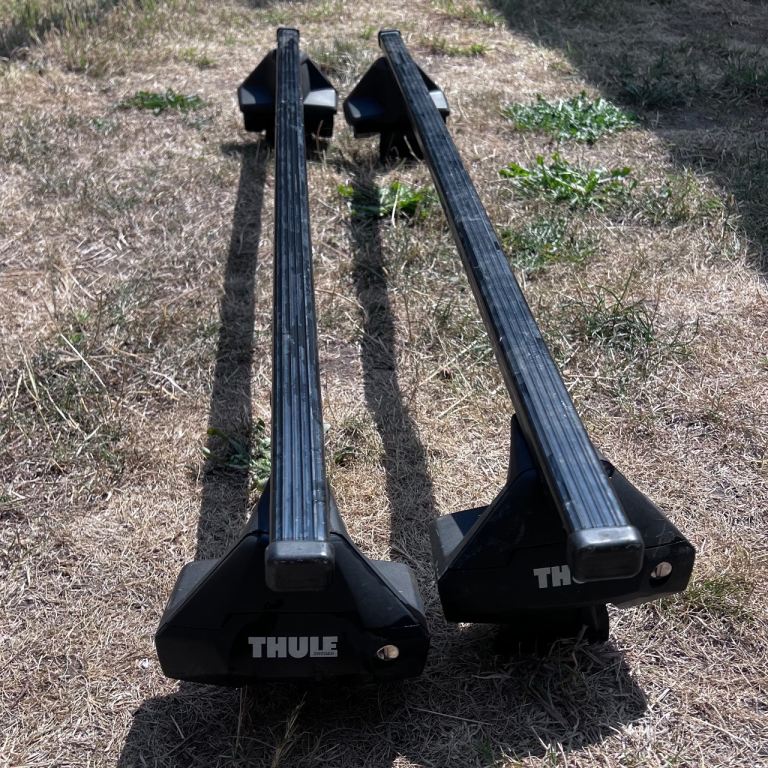 Thule Lockable Square Bar Roof Bars with Evo Clamp 7105 and fitting kit 5013