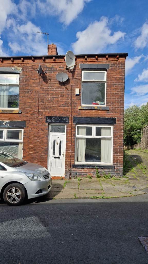 3 bedrooms tarred house for rent 