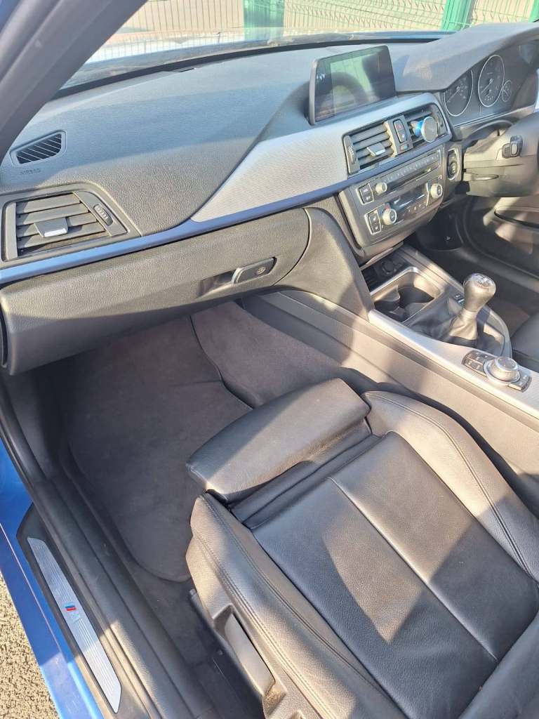 BMW 3 SERIES, Saloon, 2013, Manual, 2L engine size 4 doors