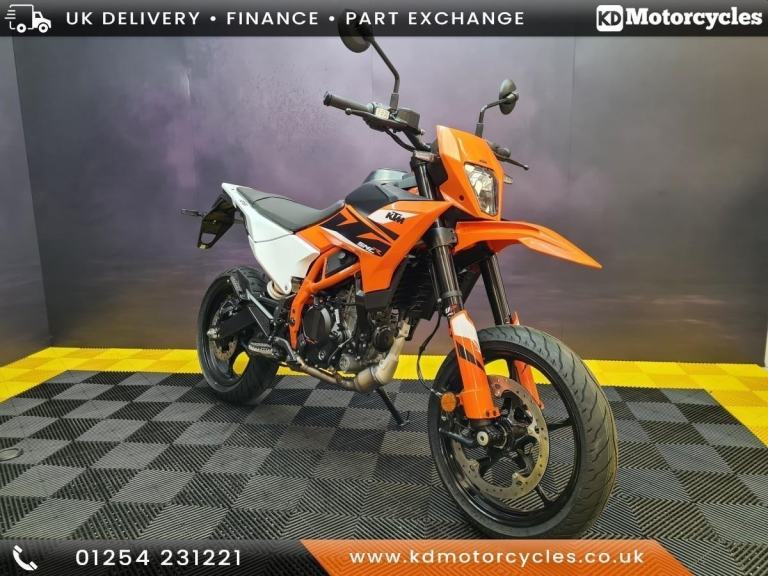 KTM 125 SMC R,  super moto, legal learner