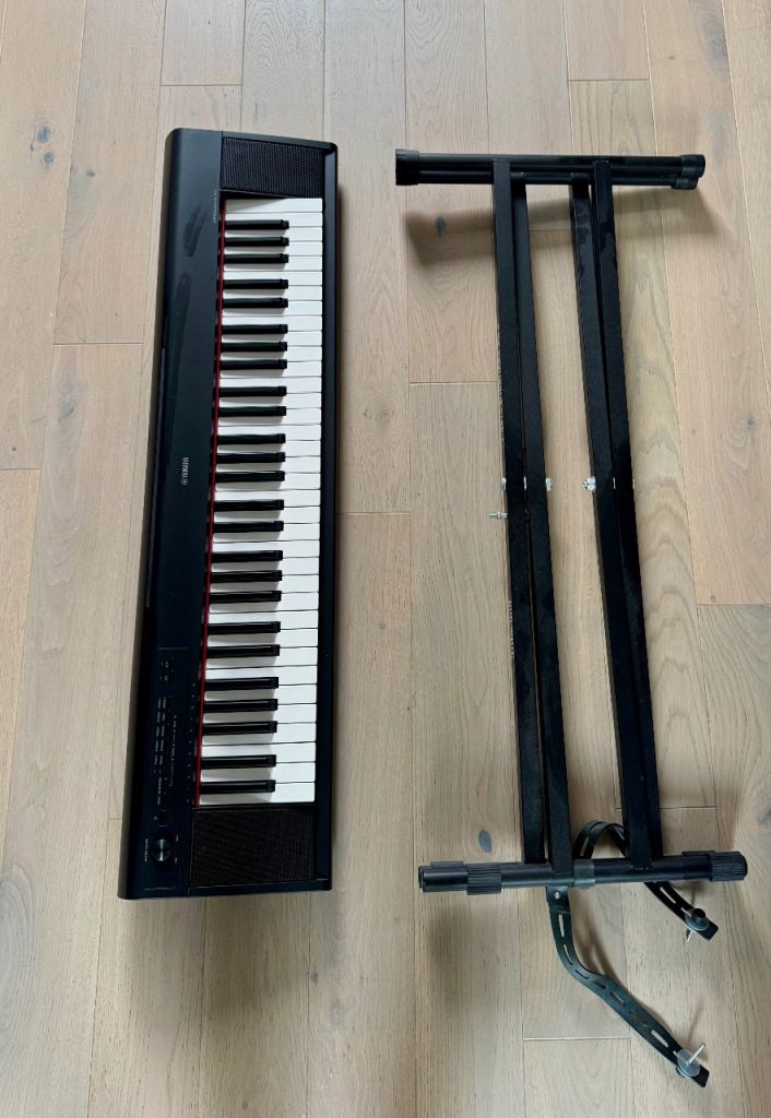 Yamaha Piaggero NP-12 Digital Keyboard – Great Condition