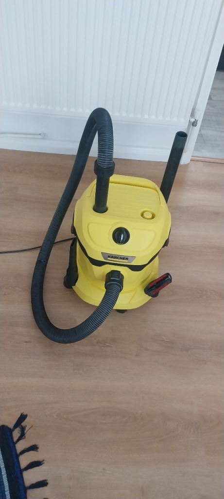 Karcher WD 2 Plus Wet & Dry Vacuum Cleaner