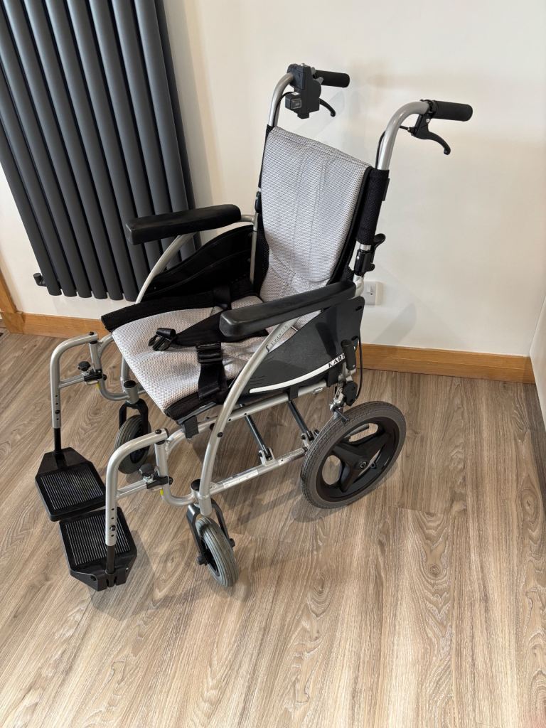 Wheelchair with power pack