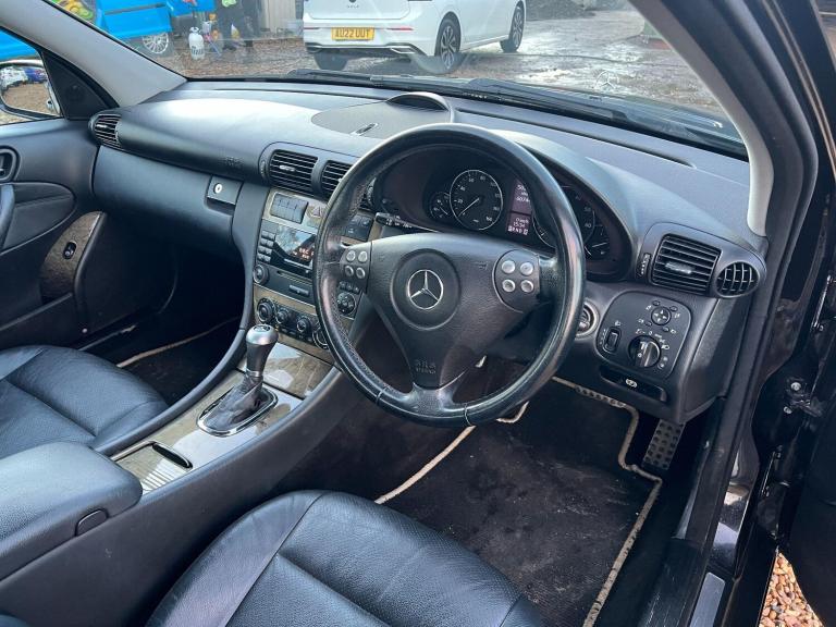 2006 Mercedes-Benz C Class 2.5 C230 Avantgarde SE 7G-Tronic 4dr SALOON Petrol Automatic