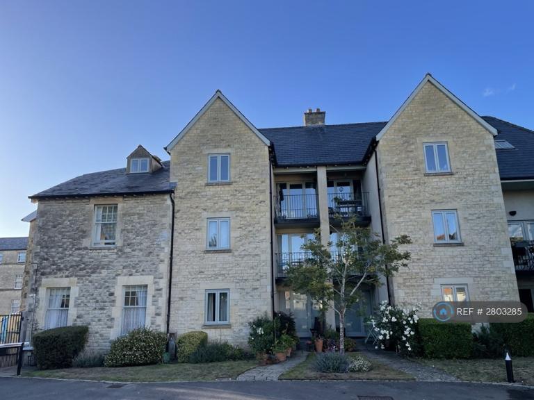 2 bedroom flat in London Place, Cirencester, GL7 (2 bed) (#2803285)