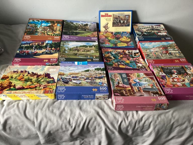 Bundle of Jigsaw puzzles 
