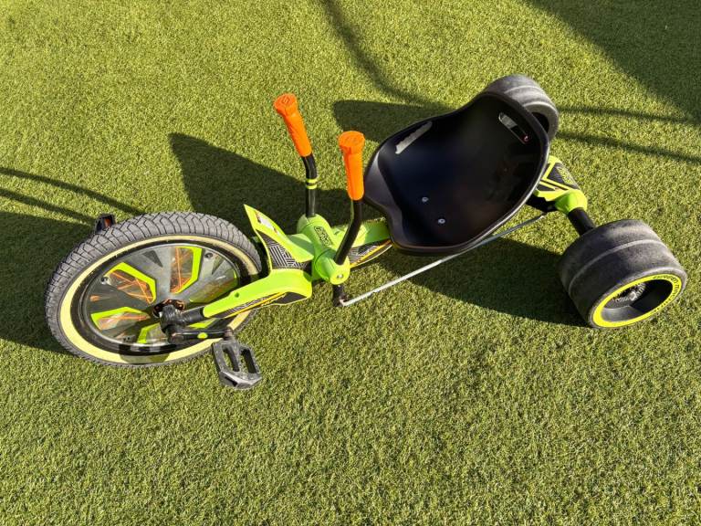 Huffy Green Machine 16 inch Pedal Ride On Tricycle Drift Trike Green