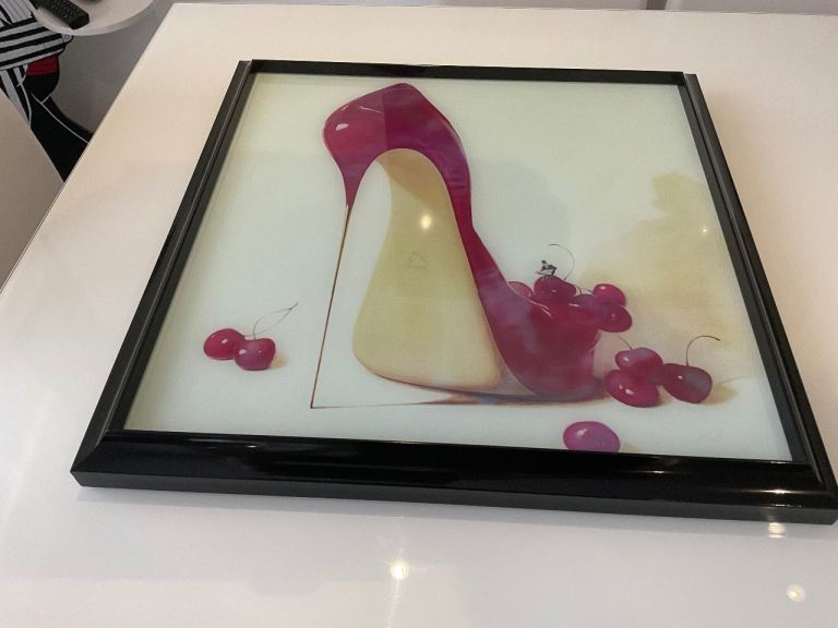 22’ x 22’ beautiful framed pictures 