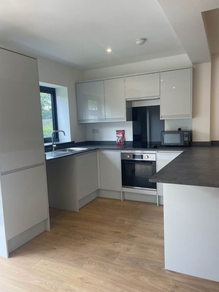 THE BEST 1 BEDROOM APARTMENT WITH UNDERGROUND PARKING! VIEWINGS START NOW