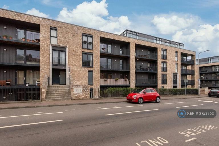 2 bedroom flat in Brunswick Road, Edinburgh, EH7 (2 bed) (#2753352)