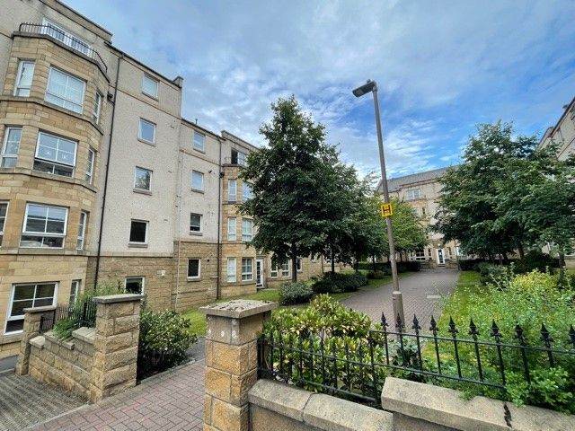 2 Bedroom Furnished Flat with Parking, Dicksonfield, Leith