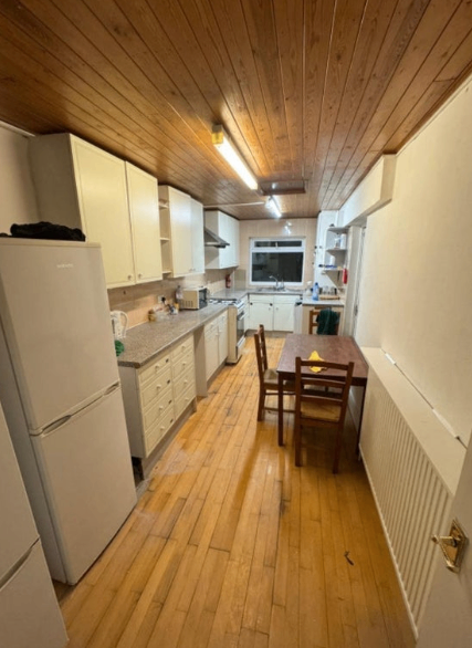 Huge Double Room Acton £900/pm - Bills Inc | Gunnersbury Park | Zone 3!