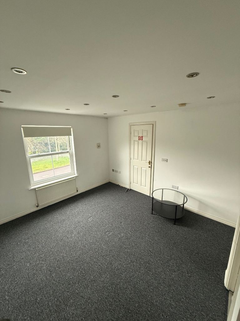 En-suite to rent in house share 