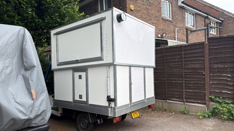 Piaggio Ape Food Kiosk / Catering Tuk Tuk – Custom Built