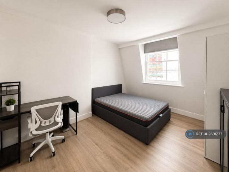 2 bedroom flat in Sinclair House, London, WC1H (2 bed) (#2891277)