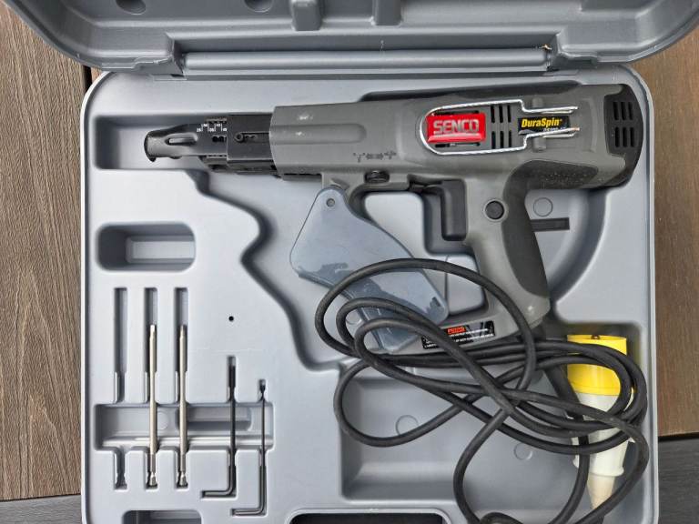 SENCO DuraSpin DS200-AC Auto-Feed Screw Gun (Complete Kit)