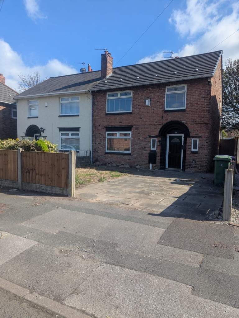 3 Bed Semi to Let -£1200.00 per Month