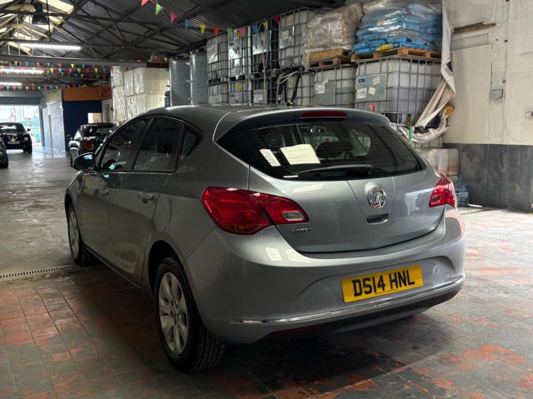 2014 Vauxhall Astra 1.4i 16V Design 5dr HATCHBACK PETROL Manual