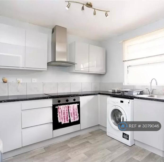 1 bedroom flat in Langley Walk, Norwich, NR2 (1 bed) (#3079046)