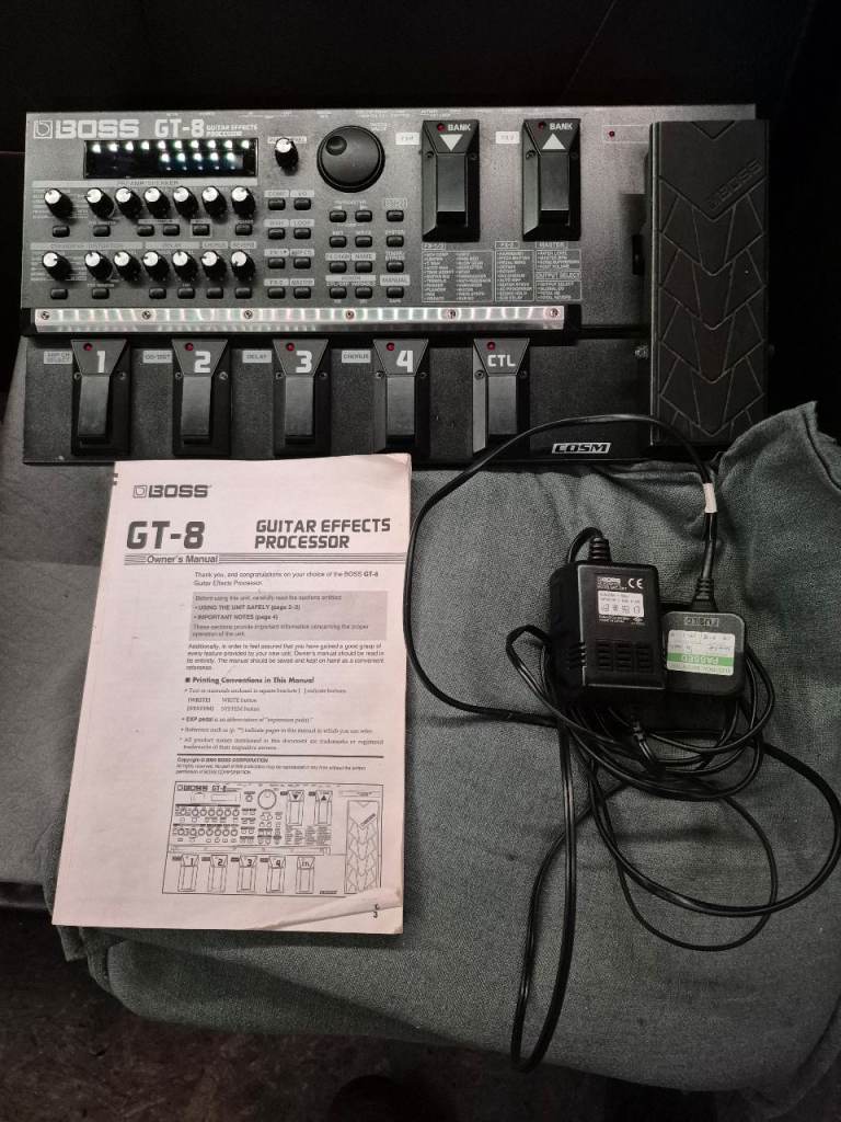 Boss gt8 multi effects pedal 