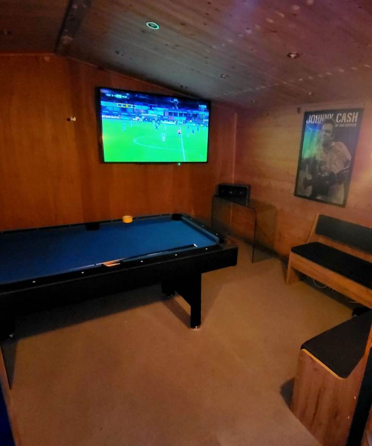 6ft pool table