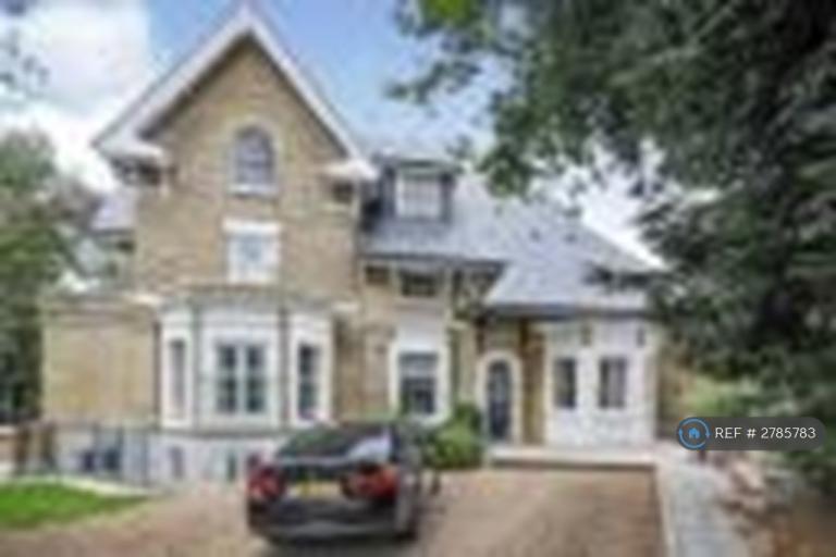 4 bedroom flat in Fox Hill, London, SE19 (4 bed) (#2785783)