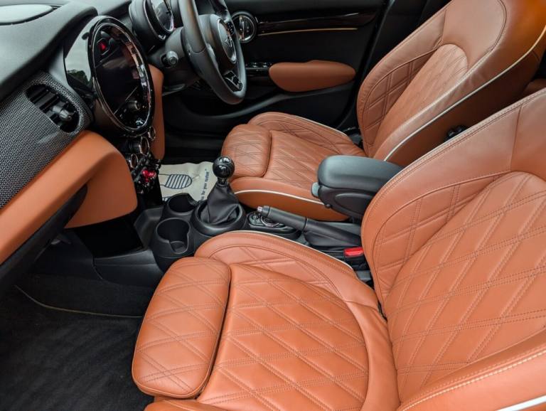 2022 MINI Hatch 1.5 Cooper Exclusive Hatchback 5dr Petrol Manual Euro 6 (s/s) (136 ps) Hatchback ...