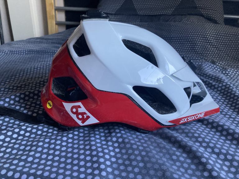 SixSixOne 661 Evo AM Patrol. Worn maybe 4 times. Knee injury climbing so.....