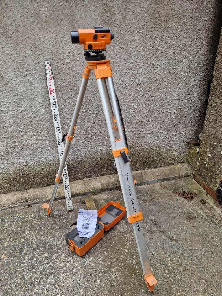 Automatic level and staff