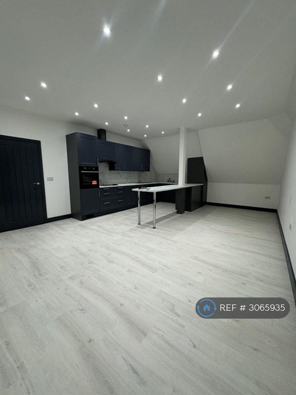 2 bedroom flat in Cliff Gardens, Scunthorpe, DN15 (2 bed) (#3065935)