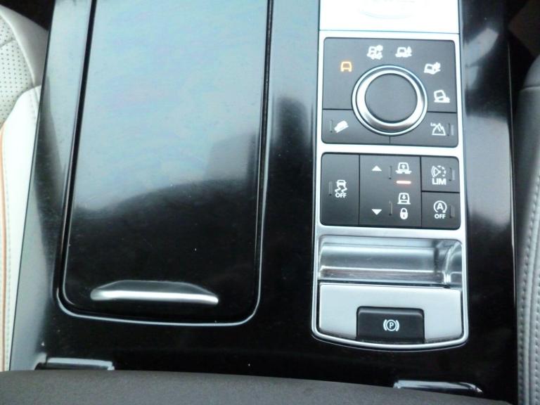 2017 Land Rover Discovery 3.0 TD V6 HSE Auto 4WD Euro 6 (s/s) 5dr ESTATE Diesel Automatic