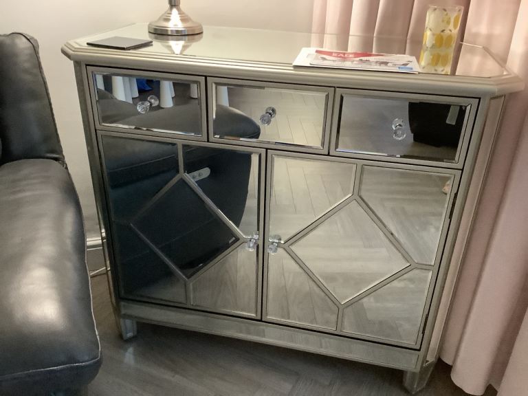 Mirrored sideboard 