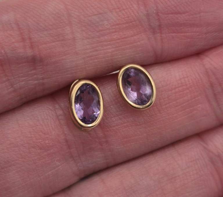 9ct yellow gold and pale amethyst stud earrings