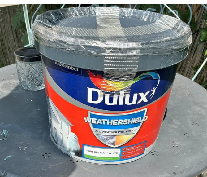 Dulux Weathershield paint 7.5 litres Pure Brilliant White Paint