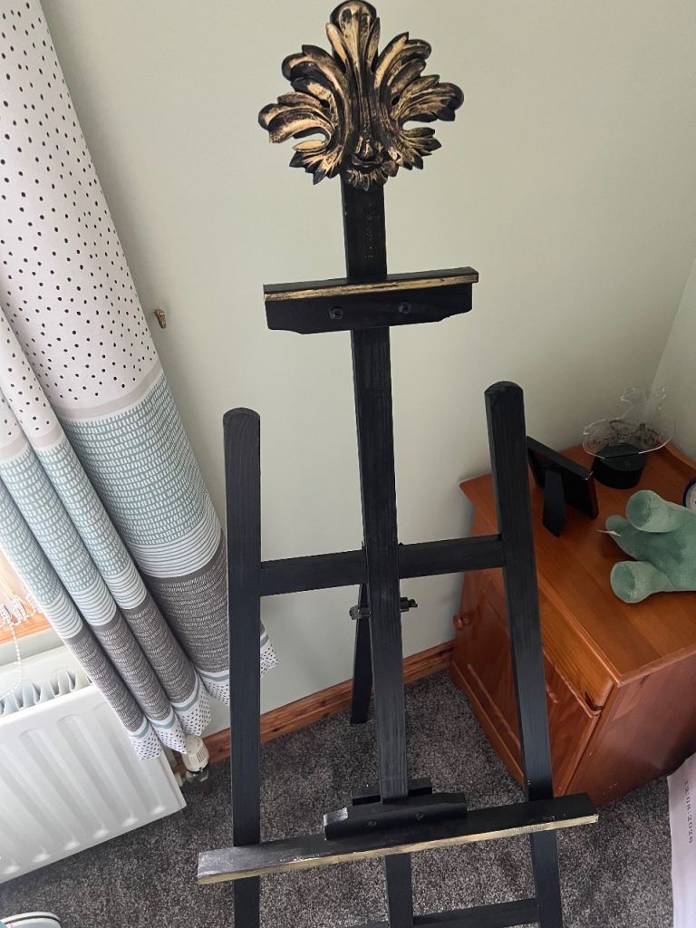 Decorative Black and Gold Easel - Good Condition
