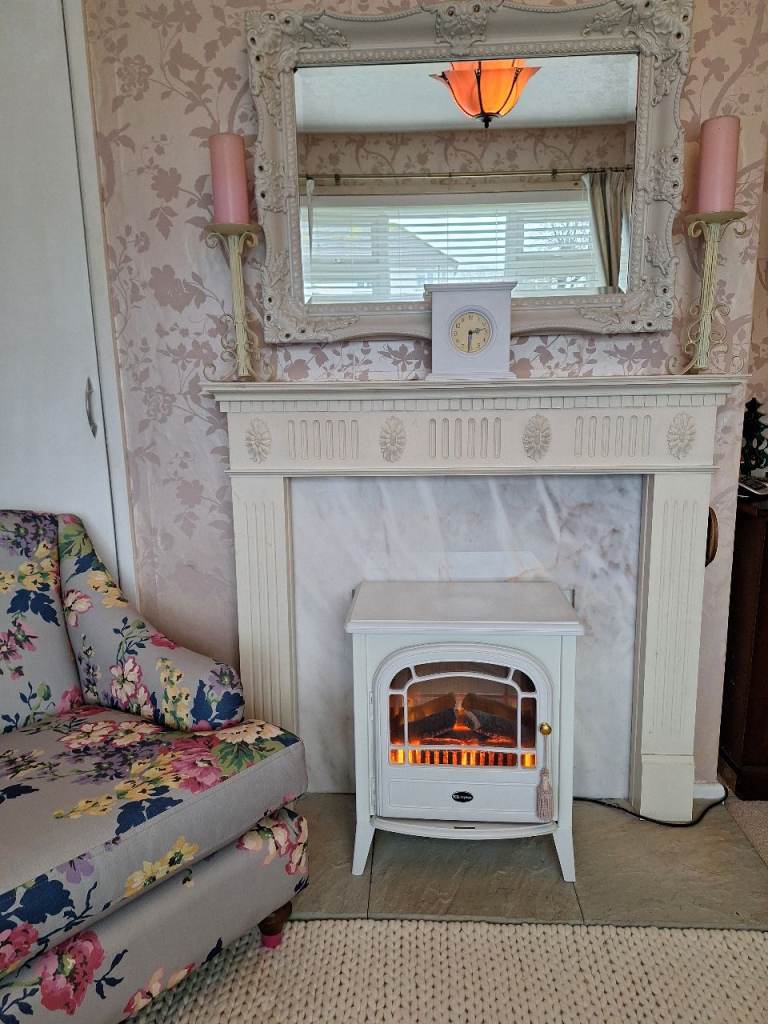 White Electric Log Burner Style Heater – Cosy Flame Effect