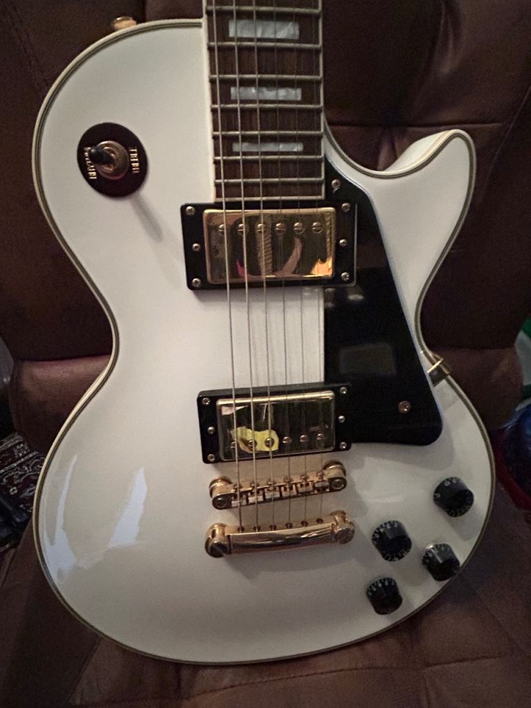 Epiphone Les Paul Custom Pro Guitar – White, mint Condition
