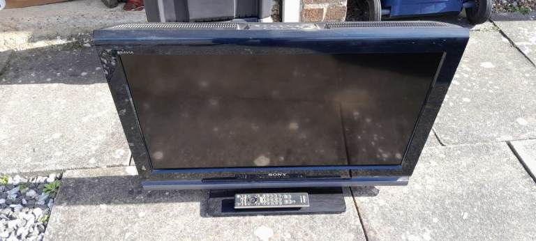 Sony bravia 32" LCD TV 