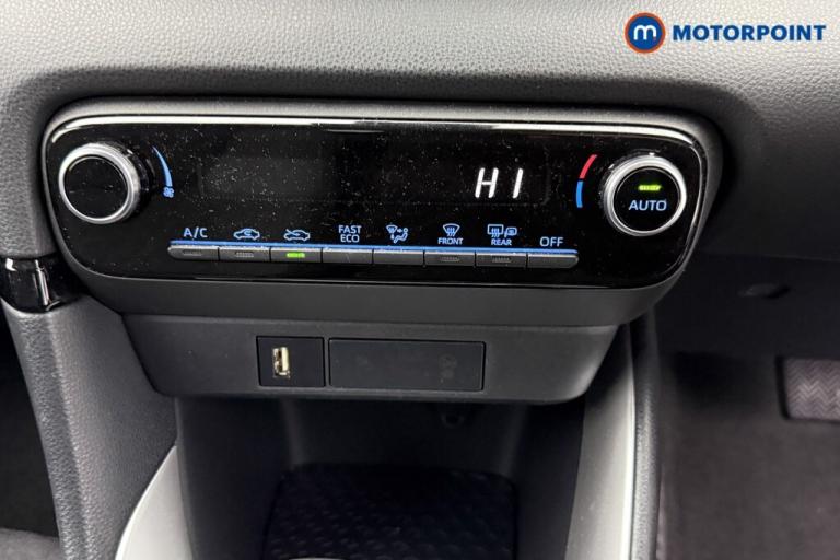 2022 Toyota Yaris 1.5 Hybrid Design 5dr CVT HATCHBACK PETROL/ELECTRIC Automatic