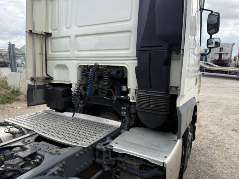 DAF XF 530 6x2 MID LIFT SLEEPER CAB TRACTOR UNIT