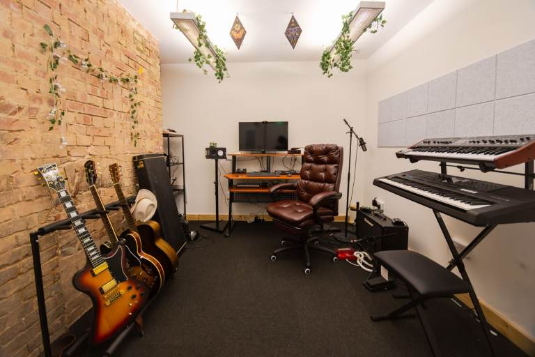 Music Studio | SoundProofed Room | Creative Space in Hackney Central E8