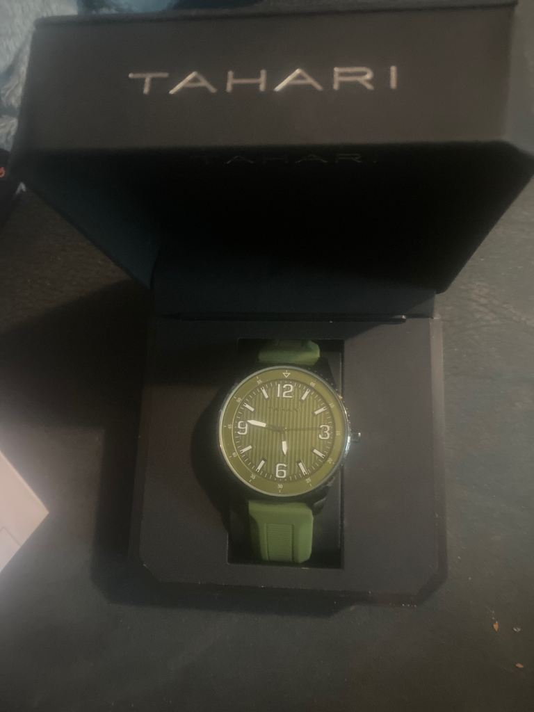TAHARI BNIB GREEN WATCH 