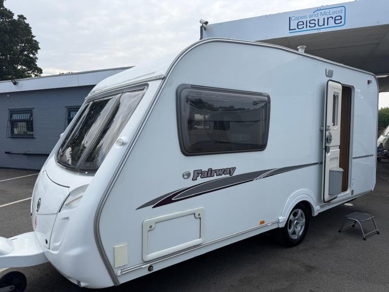 SWIFT FAIRWAY 460, 2 BERTH CARAVAN WITH REAR WASHROOM, LIGHT WEIGHT