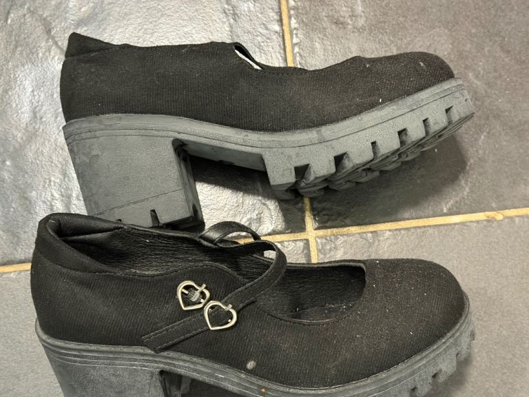 Black Mary Jane Platform Shoes with Heart Buckles – Good Condition