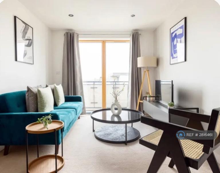 2 bedroom flat in Durnsford Road, Wimbledon, SW19 (2 bed) (#2816461)