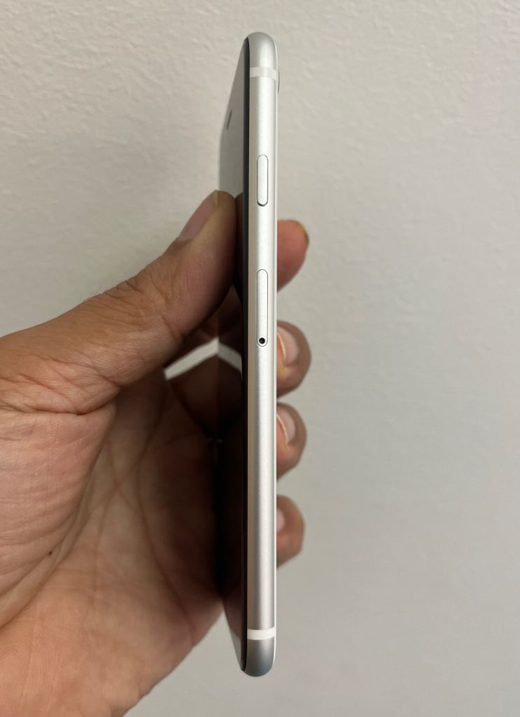 iPhone SE (2nd Generation) White 128GB Unlocked . Excellent condition.