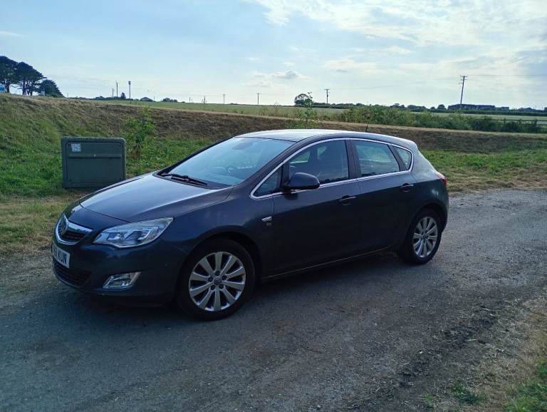 Vauxhall, ASTRA, Elite Hatchback, 2011, Manual, 1956 (cc), 5 doors