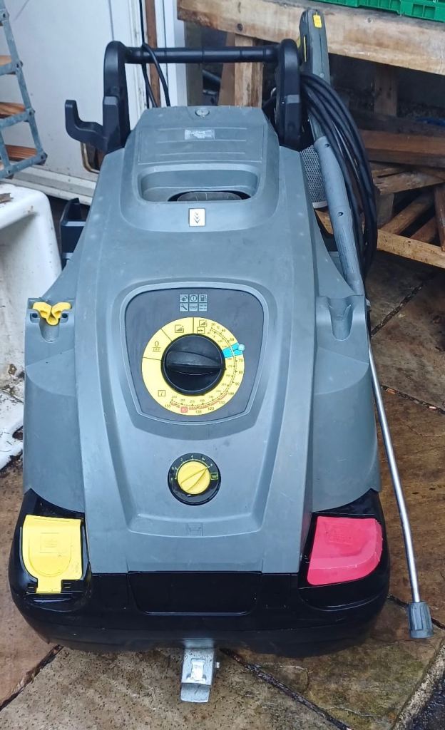 Karcher HDS 6/12 C Professional Hot Water Pressure Washer