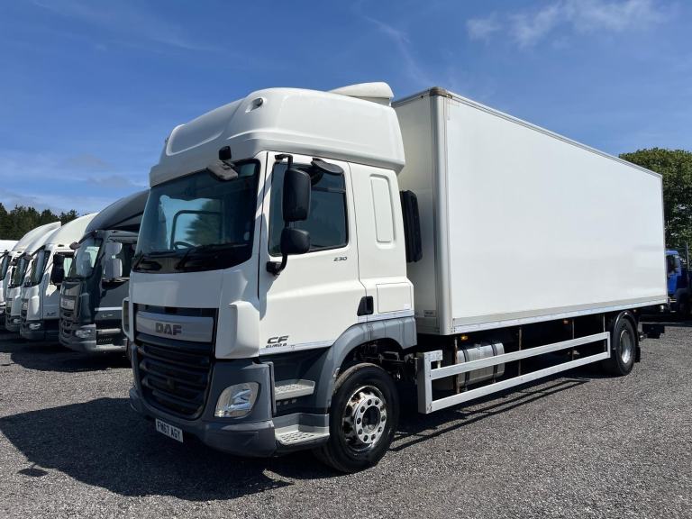 2017 67 DAF CF 65.230 18 ton BOX WITH TAIL LIFT 